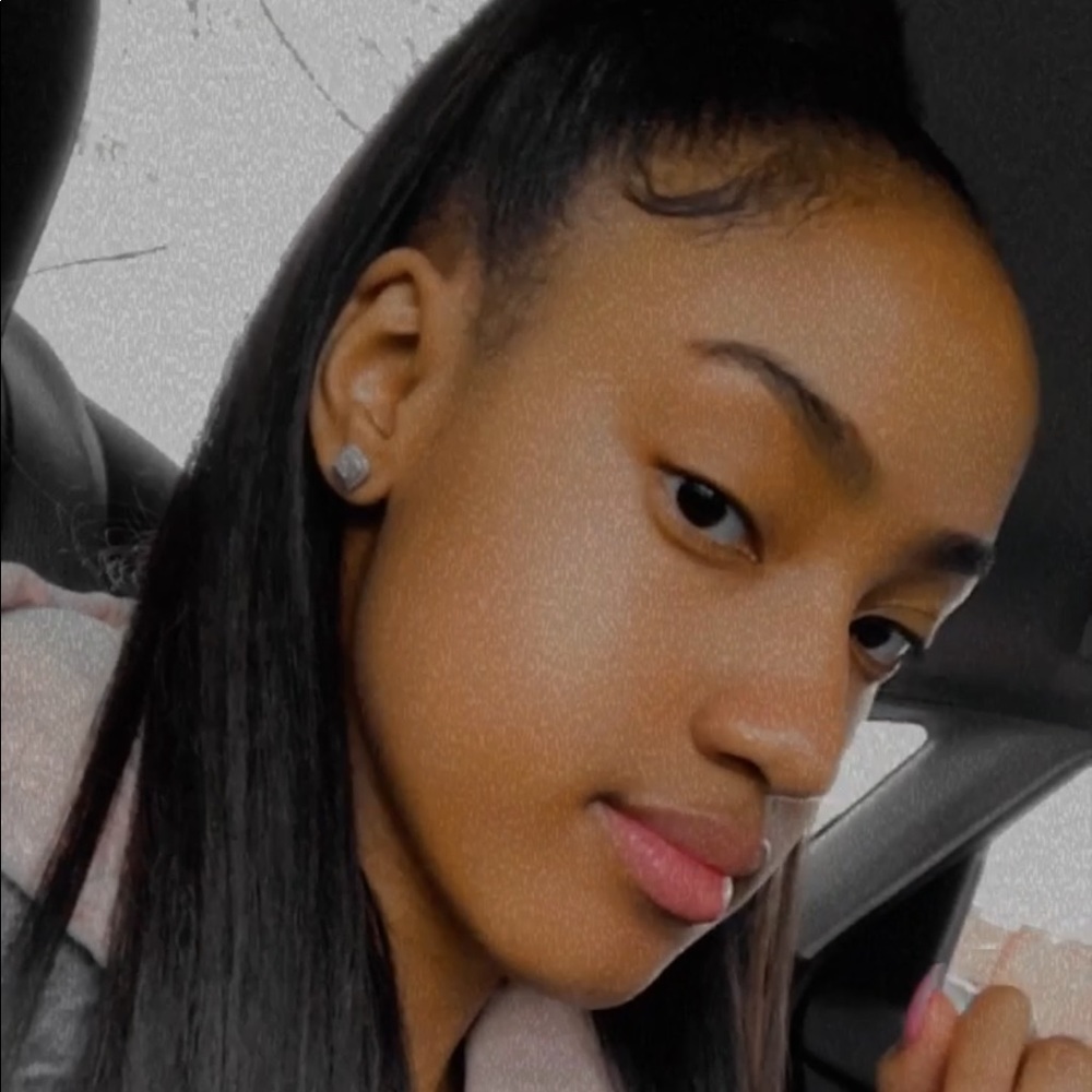 Meet your Posher, Fenecia